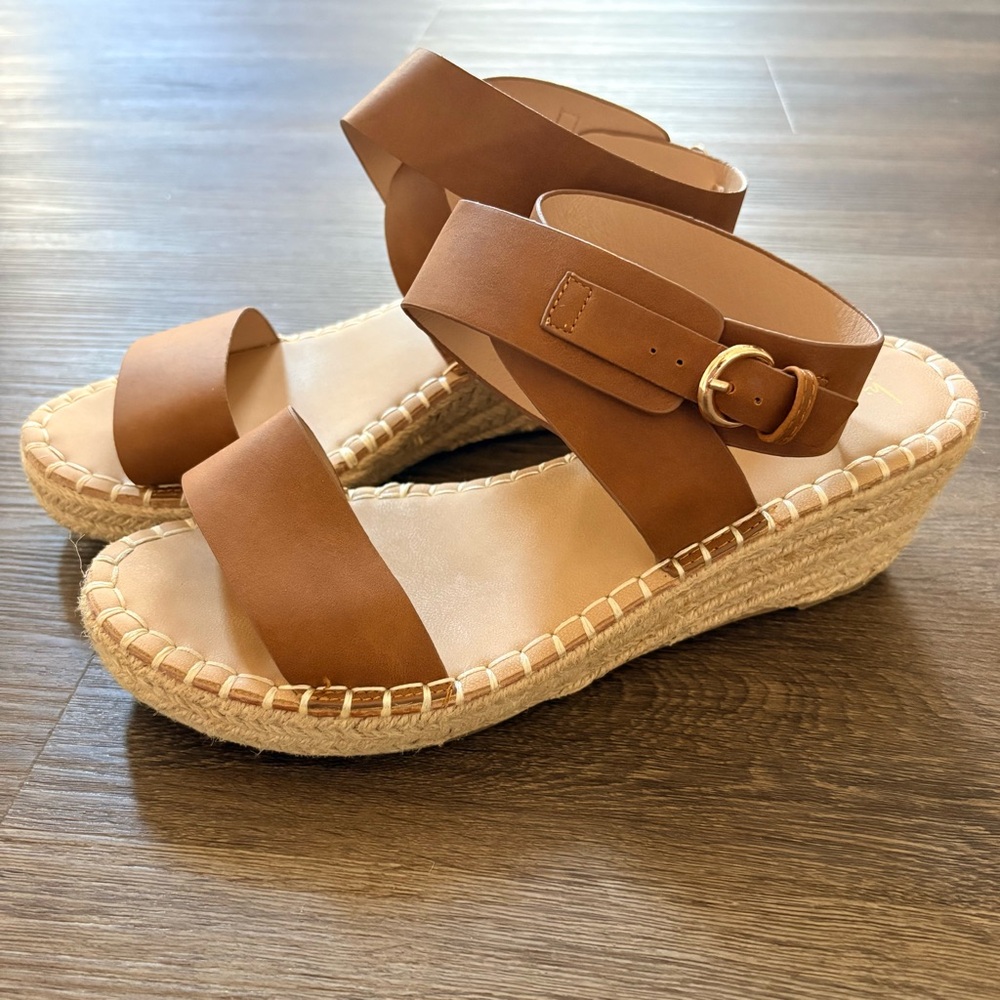Nicole Miller Tan Espadrille Sandals Size 9 Wedge Heel Platform Buckle Strap